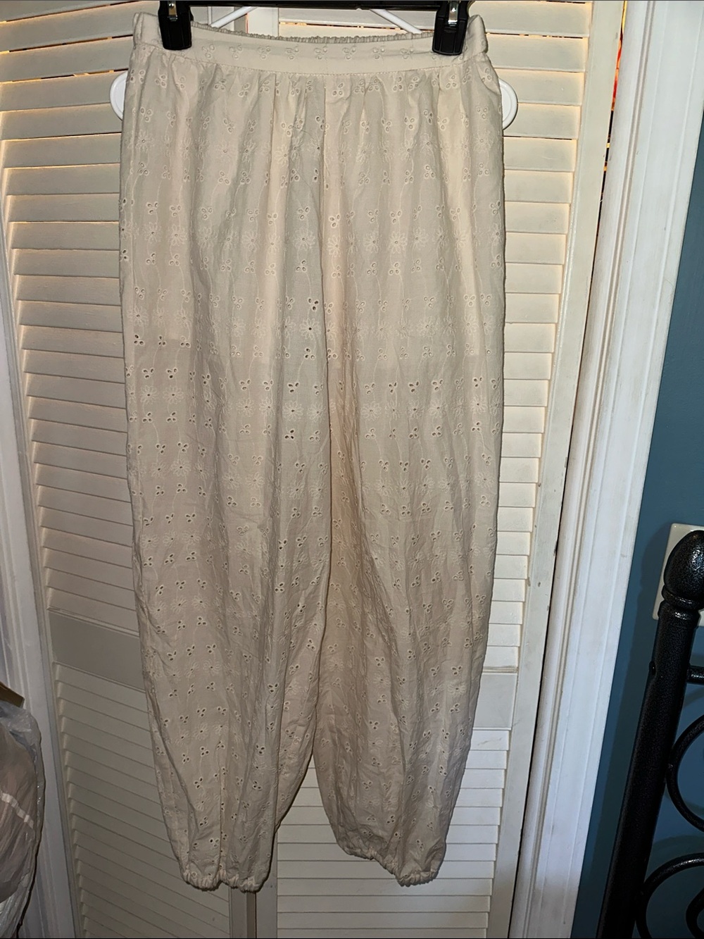 Source Unknown Cream Eyelet Jogger Pants